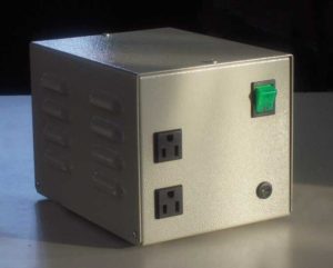 adattatori di tensione monofase 110/220V 50/60Hz