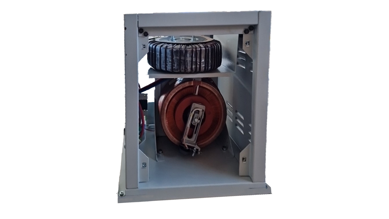 stabilizzatore di tensione monofase a giorno ip00