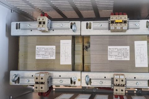 TSCOTT - TRASFORMATORI TRIFASE INSERZIONE SCOTT da 1kVA a 200kVA CON INGRESSO TRIFASE E USCITA MONOFASE