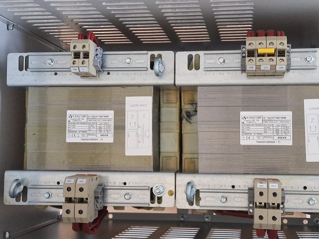 TSCOTT - TRASFORMATORI TRIFASE INSERZIONE SCOTT da 1kVA a 200kVA CON INGRESSO TRIFASE E USCITA MONOFASE